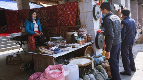 Tổ chức apêê t’ngay “Đại đoàn kết zập k’bhuh acoon coh-c’kir Văn hóa Việt Nam” tơợ t’ngay 18-23/11/2022