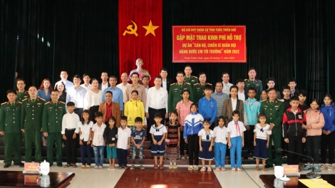 Bộ Chỉ huy Quân sự tỉnh Thừa Thiên Huế: Lươt đh’rưah lâng học sinh acoon coh zr’năh k’đhap