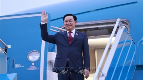 Khua git gai wai lăng pơ ala mơnuih ƀôn sang dêh čar ta ơi Vương Đình Huệ čuă dêh čar Kur hăng hmư̆ jơnum AIPA – 43 