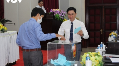 Ting xơợng bh’nơơn bh’rợ lơi chức vụ Chủ tịch UBND 2 tỉnh