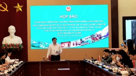 Thủ tướng Phạm Minh Chính gô vang pơm tơm hop akŏm găh atŏk tơ iung Tây Nguyên