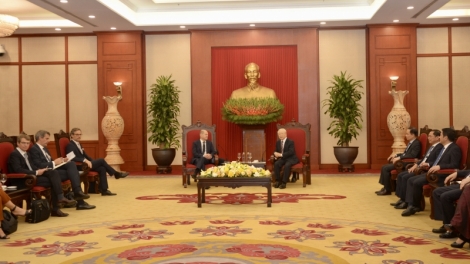 Tổng Ƀí thư ồng Nguyễn Phú Trọng wă Thủ tướng lơgar Đức ồng Olaf Scholz