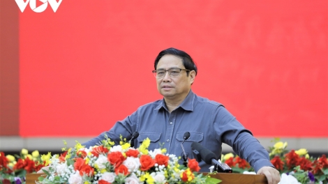 Thủ tướng: Pa dưr pa xớc pr’ắt tr’mung Tây Nguyên đoọng chrooi pa xoọng têêm ngăn chính trị, zư nhâm mâng an ninh, quốc phòng, têêm ngăn xã hội