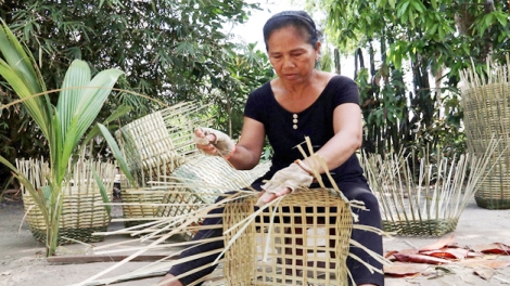  បណ្ដាគោលនយោបាយជនជាតិសំខាន់ៗបានធ្វើឲ្យផ្លាស់ប្ដូរតំបន់ជនរួមជាតិបណ្ដាជនជាតិភាគតិចនិងតំបន់ភ្នំ។