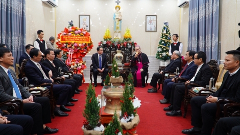 Phŏ Kơdră Kuôk hô̆i Trần Thanh Mẫn hmach chơt hơiă kơ Nôel tơ̆ Hnam khop Huế