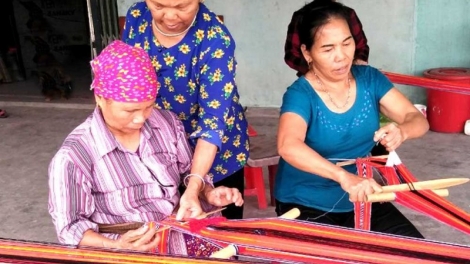 NGAK HABAR PIAH DUI PACHREIH DOM DOANH NGHIEP  BUH JIEN TAME  BHUM URANG BANGSA TAKIK & BHUM CEIK?