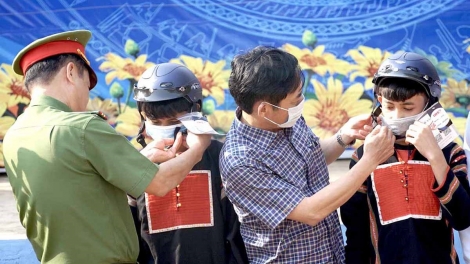 Apêê c’năl z’hai pâh lươt c’lâng yêm têêm