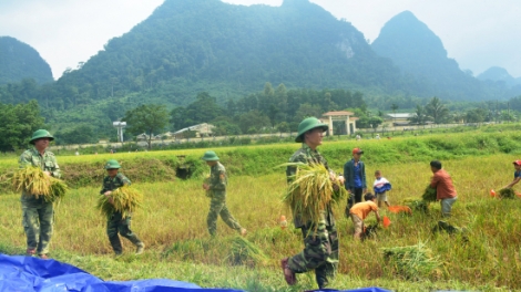 Đoàn kết đoọng zư lêy râu yêm têêm âng vel bhươl