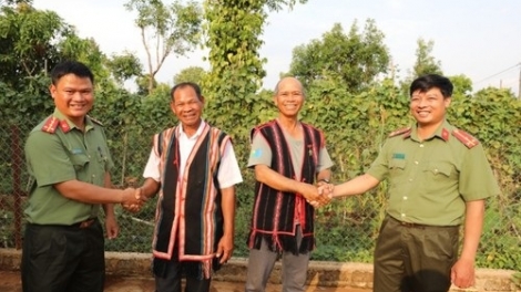 Hơdơ̆r kơ Ƀô̆ đô̆i (Nhớ anh bộ đội)