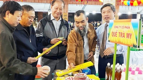 Lâh 60 hân lung pr’đươi ting pâh pa câl coh apêê t’ngay pa căh bh’nơơn da ding ca coong Quảng Nam