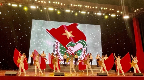 T’ngay bha lang k’tiếc zêl cha groong AIDS (1/12): “Zêl t’bil lứch pr’lúh AIDS-Đha đhâm c’moor nắc ơy ra văng”