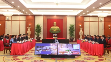 Tổng Ƀí thư ồng Nguyễn Phú Trọng  cribơyai tàm điện thoại mờ Ƀí thư dơ̆ 1 Đảng Kộng sản lơgar Cuba  