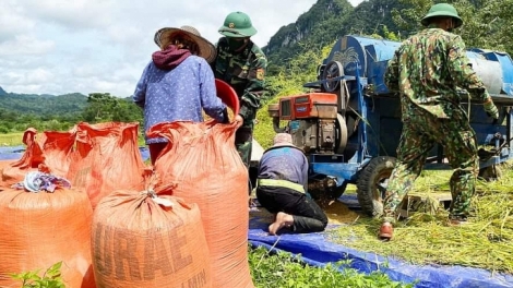 Tơrŭm vâ gâk kring tơdroăng ki tơniăn lĕm a pơlê