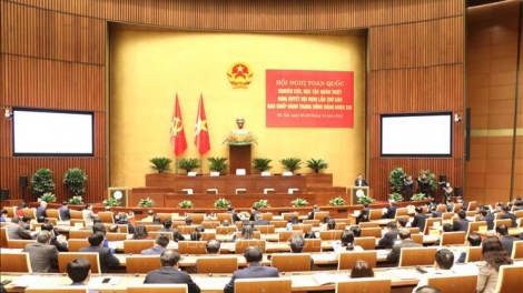 Lấh 1 ực cán bộ, đảng viên học tập, k’đhơợng lêy bhrợ Nghị quyết Hội nghị g’lúh 6 BCH Trung ương Đảng khoá 13