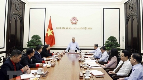 Kơdră chĕp pơgơ̆r Teh đak Nguyễn Xuân Phúc bơ̆ jang hăm Khŭl chư pơglang ƀrê Việt Nam