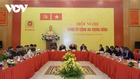 Tổng Bí thư Nguyễn Phú Trọng pấh hội nghị Đảng uỷ Công an Trung ương