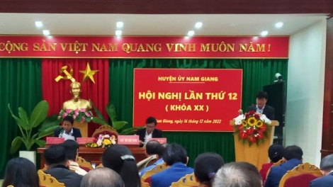 Hội nghị Huyện ủy Nam Giang g’luh 12