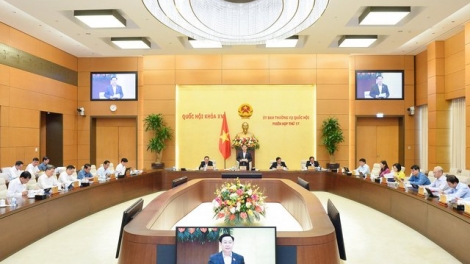 Pr’họp 18: Ủy ban TVQH quyết định bhiệc pay boọp p’rá đhanuôr đắh dự án Luật  k’tiếc k’bunh (bhr’lậ)