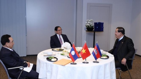 Khua dêh čar ơi Phạm Minh Chính mă bruă hăng Khua dêh čar Lao hăng Kur