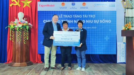 Pa đơp đoọng 17 pr’đươi y tế ha 2 Trung tâm y tế chr’hoong Đông Giang lâng Tây Giang, tỉnh Quảng Nam