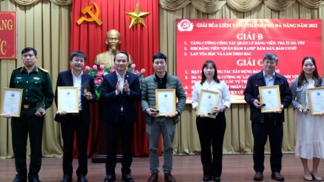 VOV bơơn ch’ner dal Ch’ner Búa liềm vàng thành phố Đà Nẵng