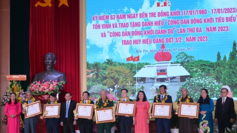 Bến Tre: Hơdor glăi 63 thun Hrơi tơgŭ hơkrŭ, pơpŭ “Mơnuih tơgŭ hơkrŭ” 