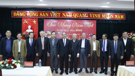 Khua lăn čar Nguyễn Xuân Phúc bi tuôm hŏng phung khua gĭt gai hđăp krĭng kwar Krah 