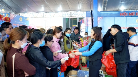 Jơ năr hơmet ăn sơng Puih mak tơ̆ rim pơlei pơla Tây Nguyên