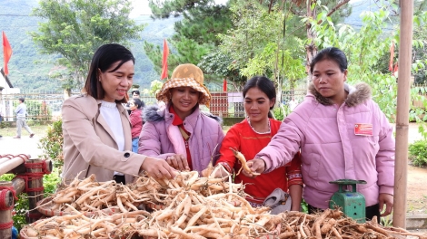 Mơnhông pêt mơjiâng loăng pơkeăng, troăng prôk ki nếo ăm kơpong kơtiê xahpá Tu Mrông