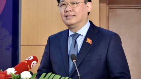 Chủ tịch Quốc hội Vương Đình Huệ lưm, hơnh déh Tết zâp cơ quan báo chí mâng Quốc hội ta lưm g’lúh ha pruốt t’mêê Quý Mão 2023