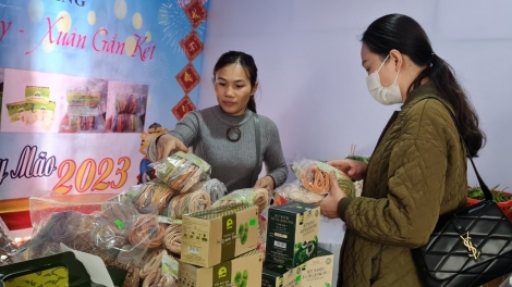 Thừa Thiên Huế: Pa độp đoọng 500 hun pr’hêl cher đoọng ha công nhân, apêê pa bhrợ lưm zr’nắh k’đhạp