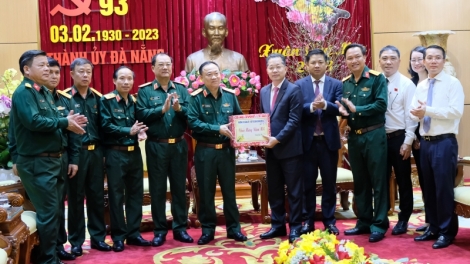 Bộ tư lệnh Quân khu 5 hơnh déh Tết Thành uỷ Đà Nẵng