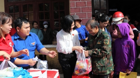 Chợ Tết liêm loom tươc lâng đhanuôr da ding k’coong Quảng Ngãi