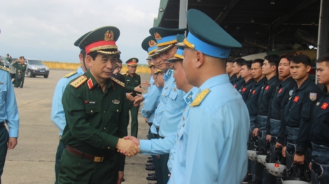 Đại tướng Phan Văn Giang lưm hơnh déh Tết đhị Bình Định