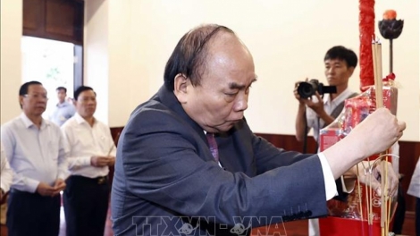 Củ tịc lơgar ồng Nguyễn Xuân Phúc còp, nting bơr sa tềp hìu bơnhă ală kwang đơng lam bồ Đảng, dà lơgar neh sang rài