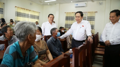 Phó Củ tịc Quôk hội ồng Trần Thanh Mẫn nting bơr gờm chờ sa tềp tàm ƀòn dờng Cần Thơ 