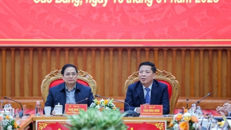 Thủ tướng Phạm Minh Chính bhrợ bhiêc lâng bh’cộ bha lâng tỉnh Cao Bằng