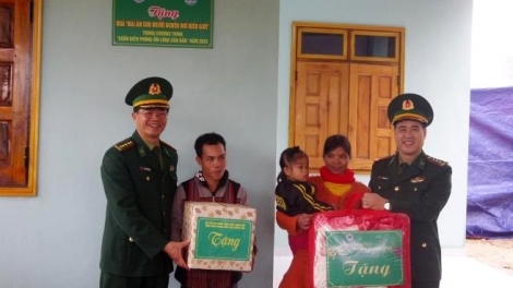 Cher 10 đhr’nong đong “Đong ặt đoọng ha đhanuôr đha rựt ca noong k’tiếc” đoọng ha pr’loọng lưm tr’mung pa  bhlầng k’đhap k’ra chr’hoong A Lưới