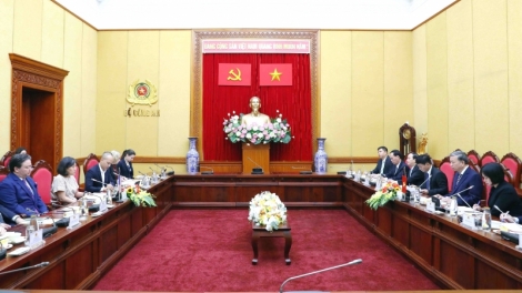 Ƀộ trưởng Ƀộ Kwang àng ồng Tô Lâm wă rò Kwang ătbồ ala măt Anih lơh broă ala măt kă bro lơgar Mỹ dê 