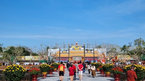 Pa dưr du lịch prang zập n’đăh, pa têệt k’đơơng t’pâh ta mooi văl cớ