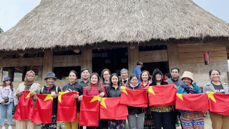 Chăp hơnh loom da ding ca coong