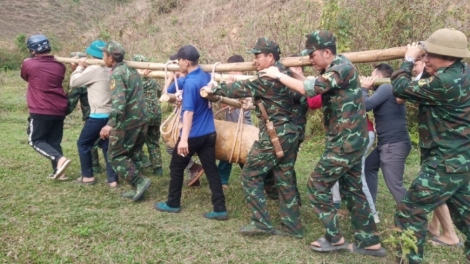 Bhrợ pr’toh liêm choom p’nong bom clơợng 350kg đhị Điện Biên