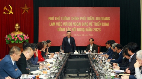 K’iăng khua knŭk kna Trần Lưu Quang mă bruă hŏng phŭn bruă hŏng tač êngao 