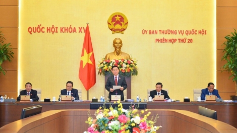 Tơợp bhrợ pr’họp g’luh 20 âng Ủy ban Thường vụ Quốc hội