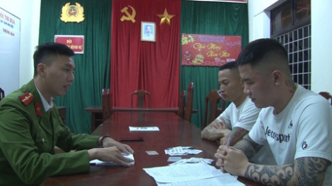 Cọop zư 2 k’bhuh đha đhâm đoọng vặ zên pay lãi dal tước 451%/c’moo