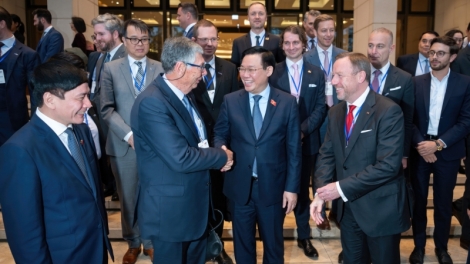 Củ tịc Quôk hội ồng Vương Đình Huệ wă Mpồl cau ala mat mpồl lơh sa kă bro bơh Mpồl duh broă kă bro EU- AESAN dê