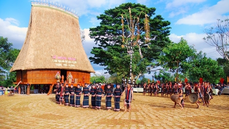 Gia Lai năc bhrợ pa dưr 6 cr’noọ bh’rợ đong rông-ch’nang đác âng đhanuôr Ba Na, Gia Rai