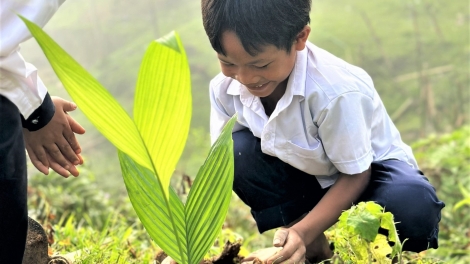 Pa too pa choom học sinh bhrợ năl lâng bhiệc choh crâng