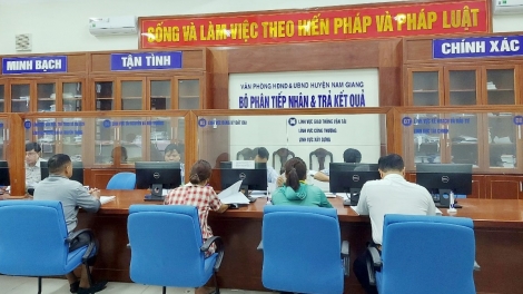 Nam Giang: Pa zay 90% đhanuôr, doanh nghiệp liêm choom đăh bhrợ bh’rợ hành chính