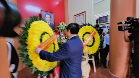 Khua dêh čar Phạm Minh Chính hăng Khua git gai Ping gah Kơnuk kơna tuĭ ñang hơdor glăi ơi Huỳnh Tấn Phát 